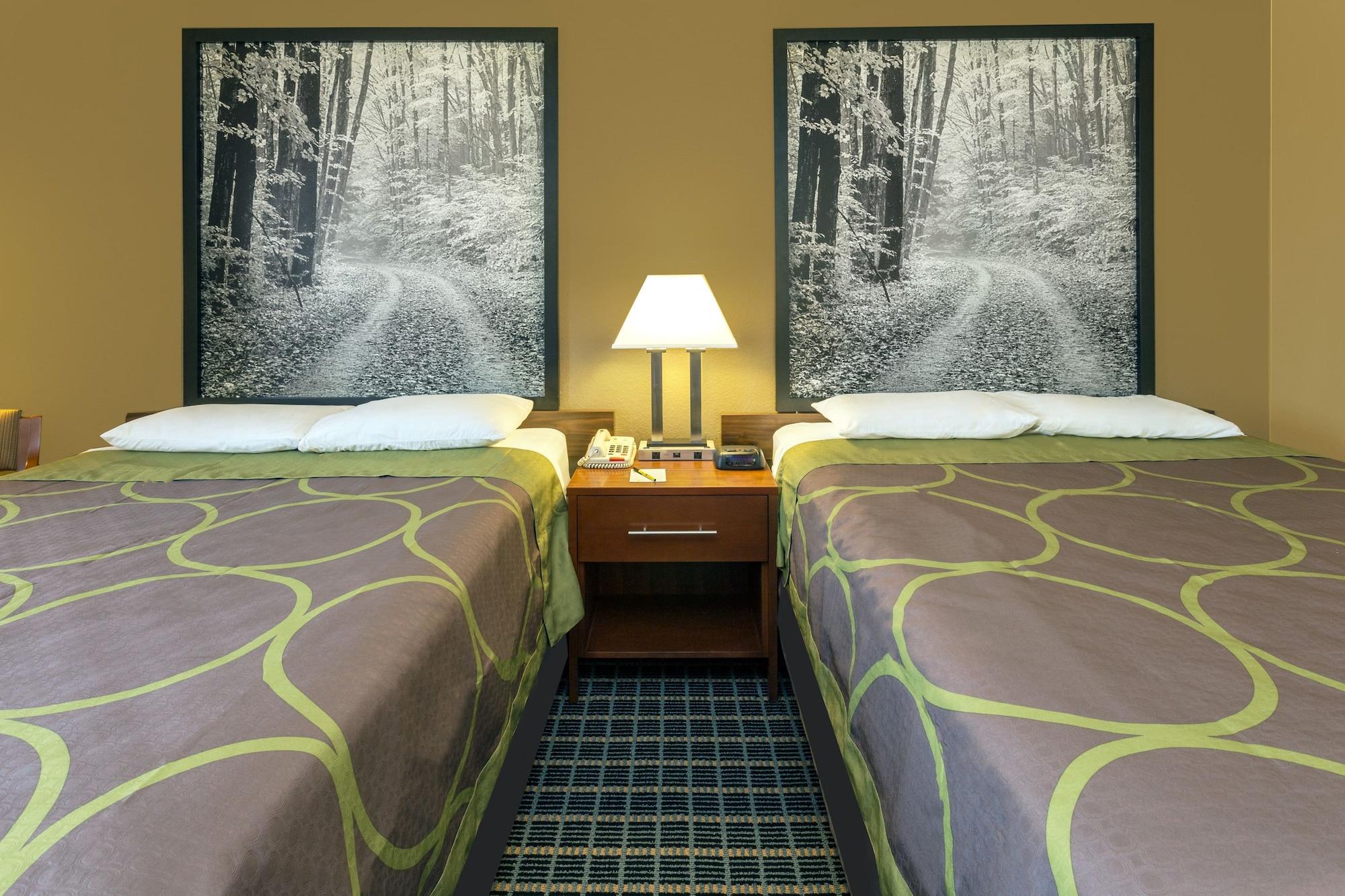 Super 8 By Wyndham Janesville Exterior photo