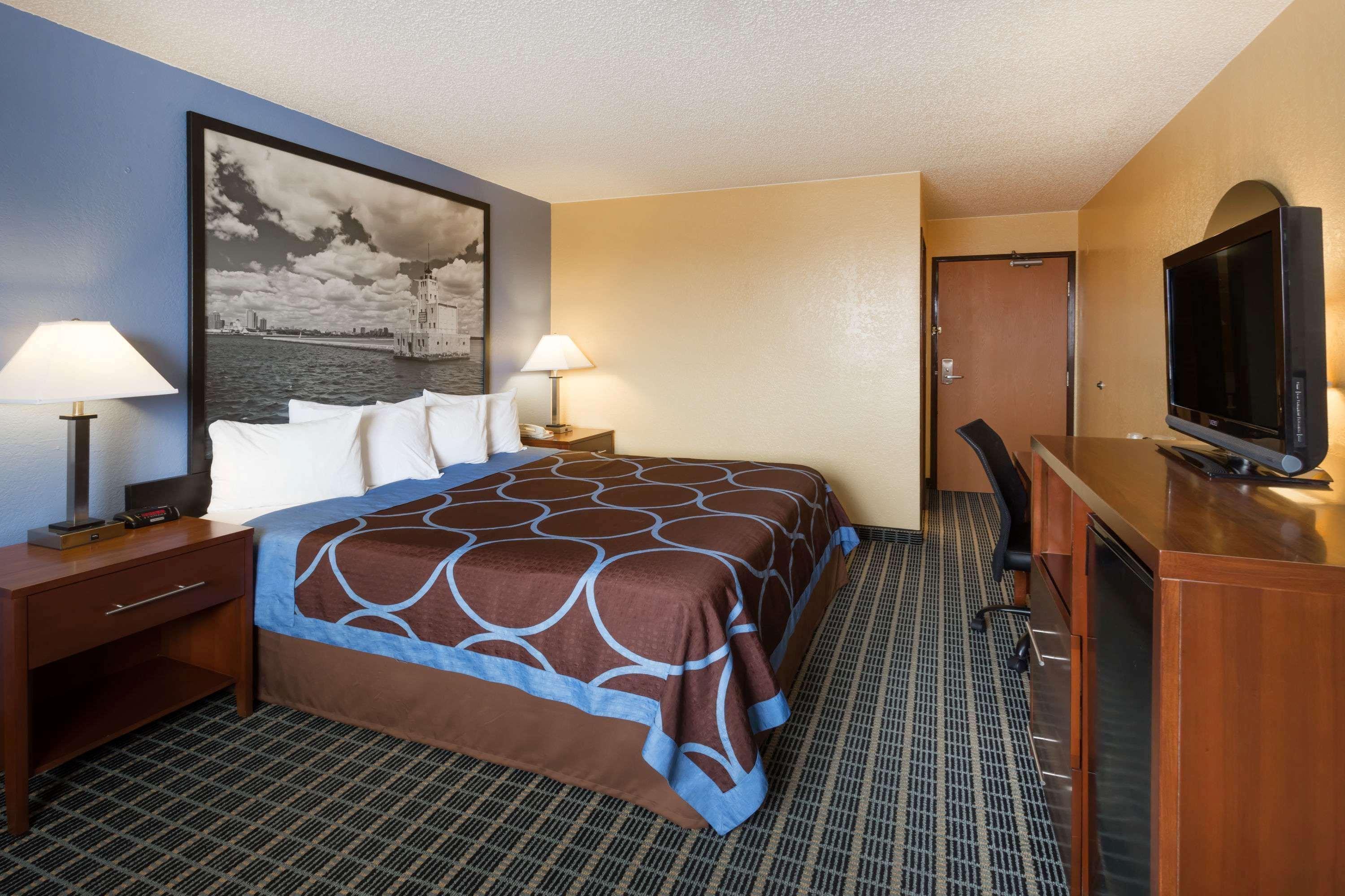 Super 8 By Wyndham Janesville Exterior photo