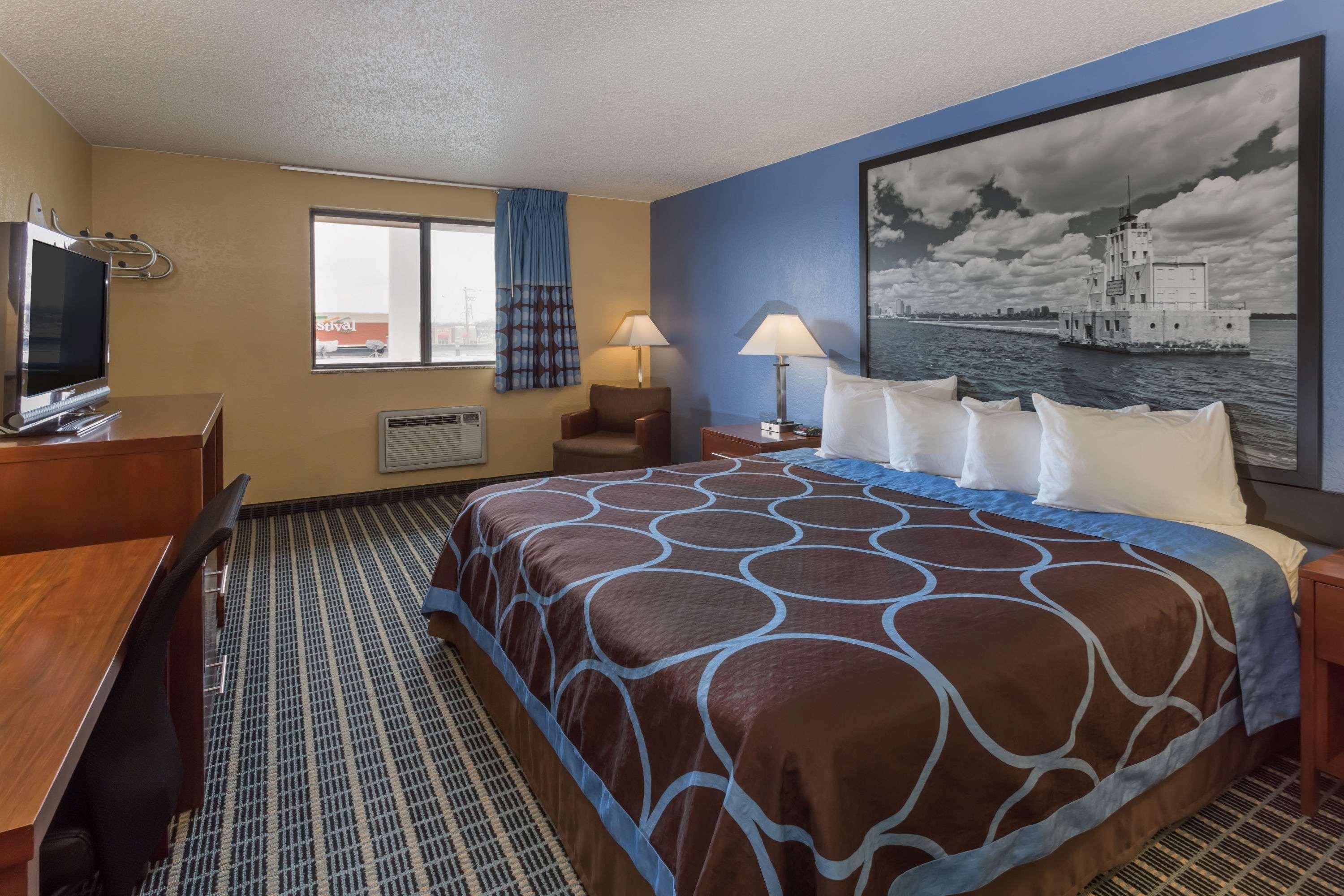 Super 8 By Wyndham Janesville Exterior photo